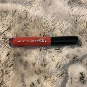 Moxie Lipgloss in party starter